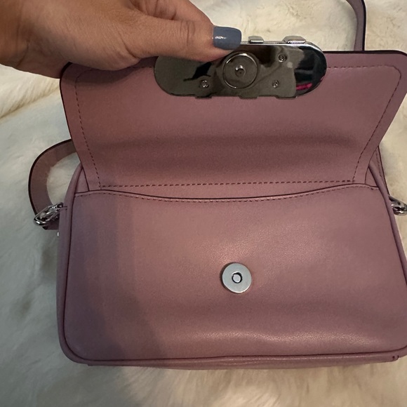 MICHAEL MICHAEL KORS
Parker Medium Leather Crossbody Bag - Picture 10 of 12